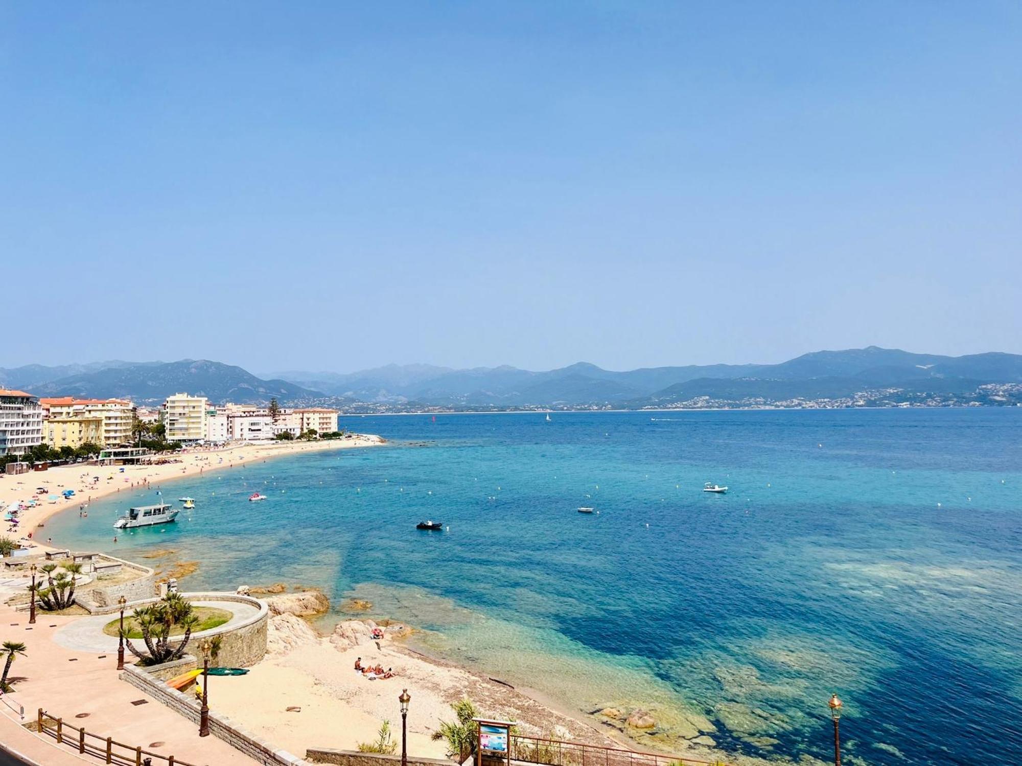 Front De Mer Beau T3 Climatise Balcon Parking Ajaccio Ajaccio  Exterior photo